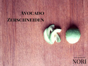 nori-blaetter-avocado-zerteilen-futo-maki-avocado-sushi-selber-machen-vegan-kalorienarm-natriumarm-glutenfrei-lactosefrei-ei-frei-cholesterinfrei